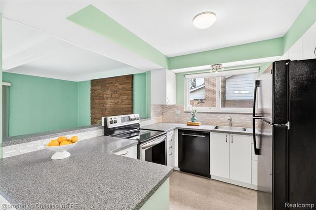 36004 Whitcomb Street, Livonia, MI 48154