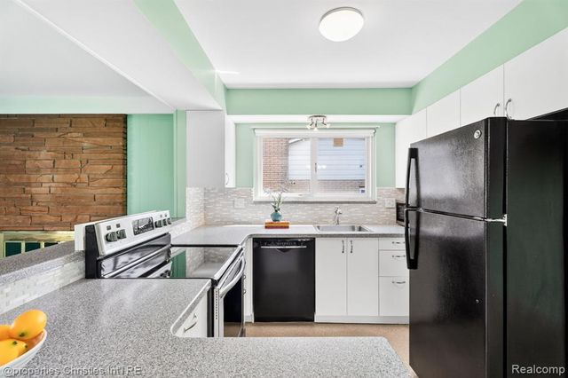 36004 Whitcomb Street, Livonia, MI 48154