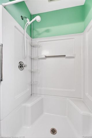 36004 Whitcomb Street, Livonia, MI 48154