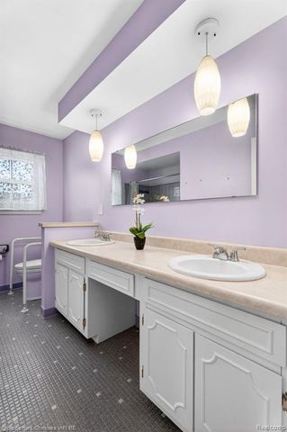 36004 Whitcomb Street, Livonia, MI 48154