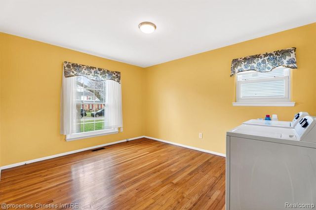 36004 Whitcomb Street, Livonia, MI 48154