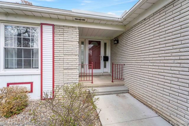 36004 Whitcomb Street, Livonia, MI 48154