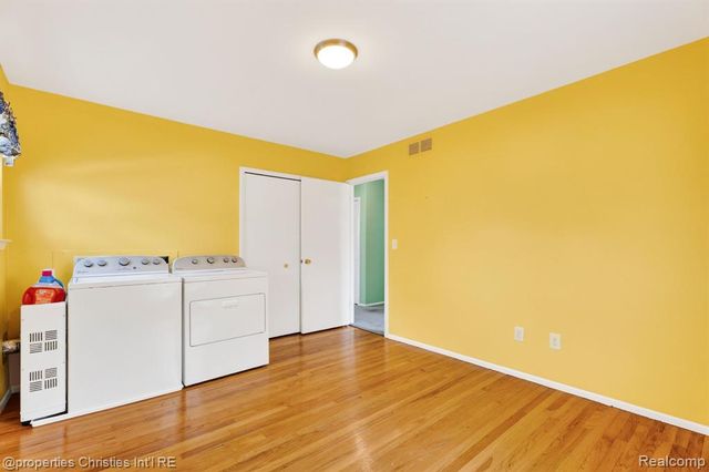 36004 Whitcomb Street, Livonia, MI 48154