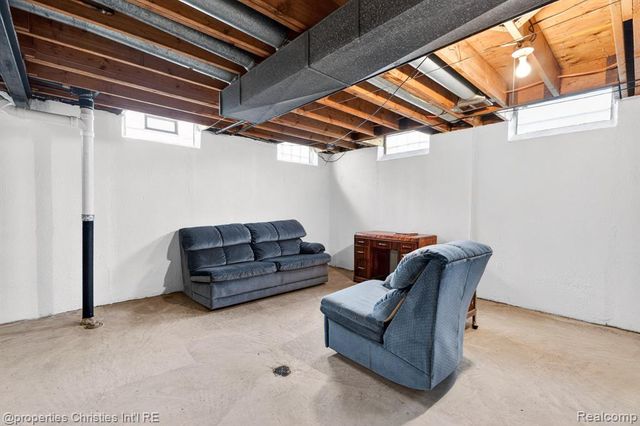 36004 Whitcomb Street, Livonia, MI 48154