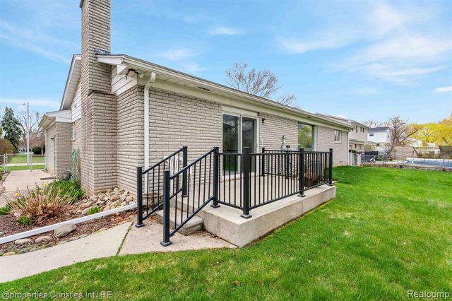 36004 Whitcomb Street, Livonia, MI 48154