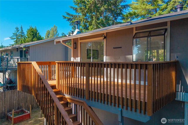 7058 Corfu Boulevard NE, Bremerton, WA 98311