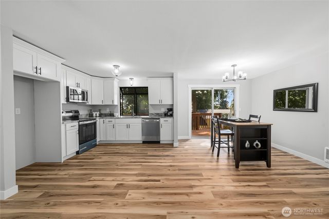 7058 Corfu Boulevard NE, Bremerton, WA 98311
