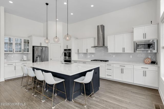 2 Foulks Terrace 1805, Lincroft, NJ 07738