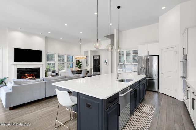 2 Foulks Terrace 1805, Lincroft, NJ 07738