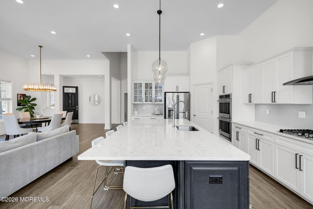 2 Foulks Terrace 1805, Lincroft, NJ 07738