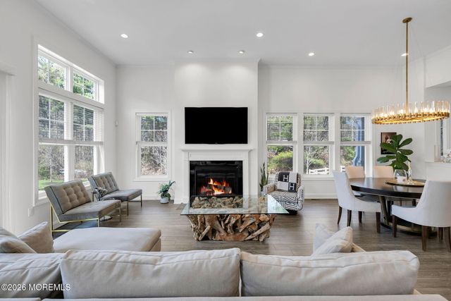2 Foulks Terrace 1805, Lincroft, NJ 07738