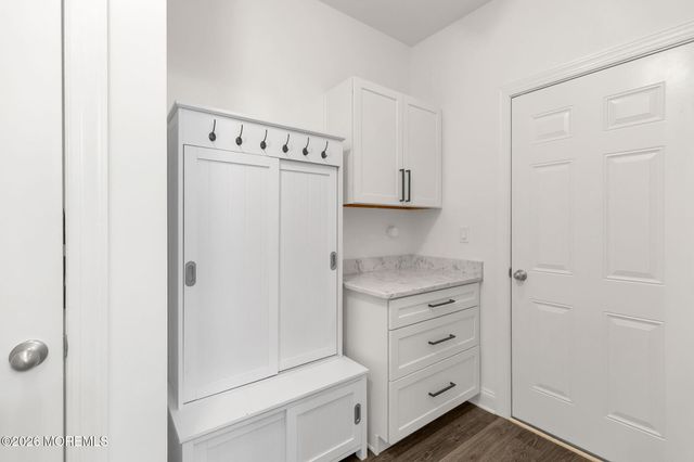 2 Foulks Terrace 1805, Lincroft, NJ 07738