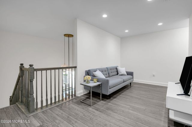2 Foulks Terrace 1805, Lincroft, NJ 07738