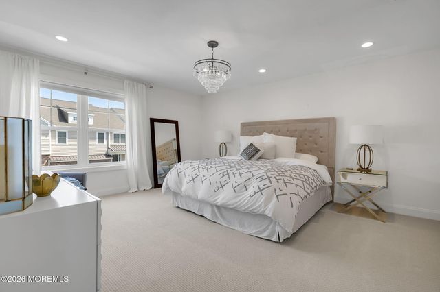 2 Foulks Terrace 1805, Lincroft, NJ 07738