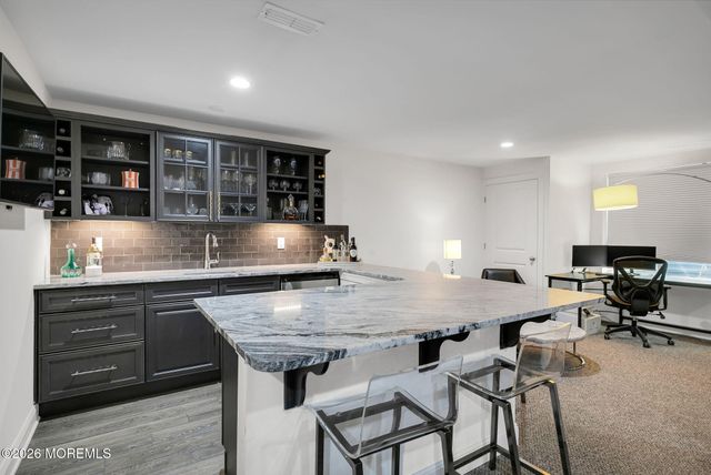2 Foulks Terrace 1805, Lincroft, NJ 07738