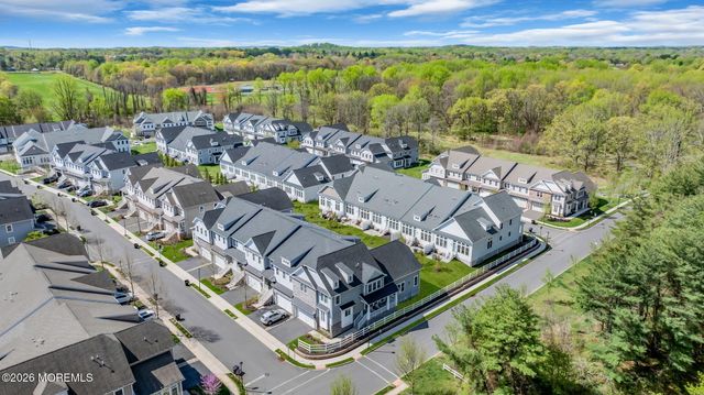 2 Foulks Terrace 1805, Lincroft, NJ 07738