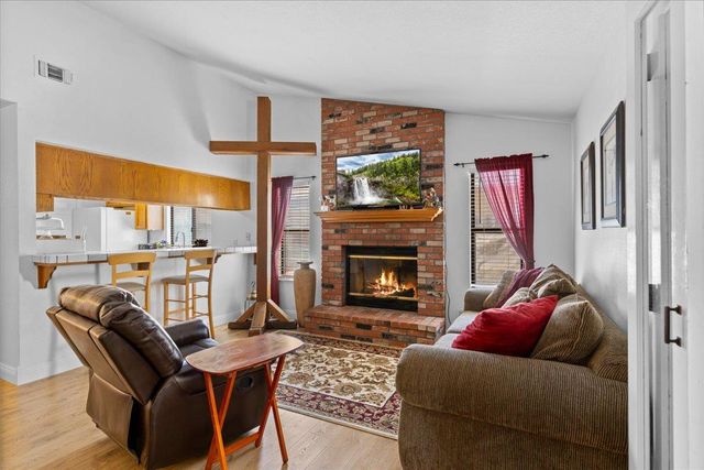 1311 Burgundy Ct, Lodi, CA 95242