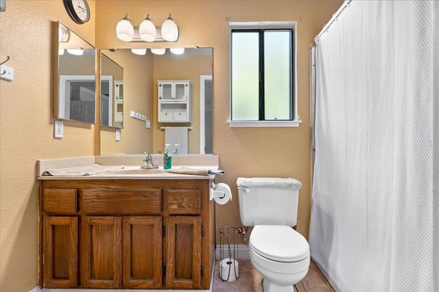 1311 Burgundy Ct, Lodi, CA 95242