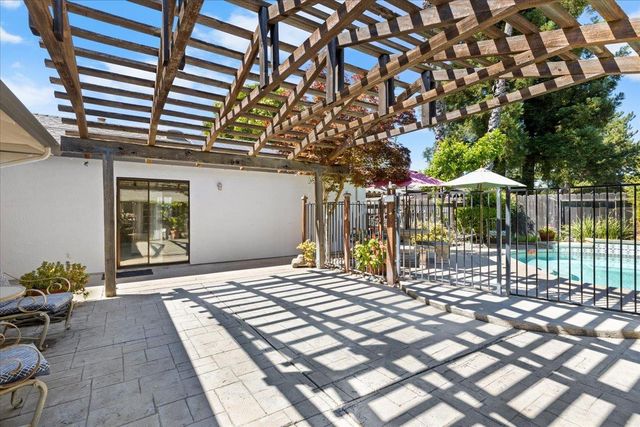 1311 Burgundy Ct, Lodi, CA 95242