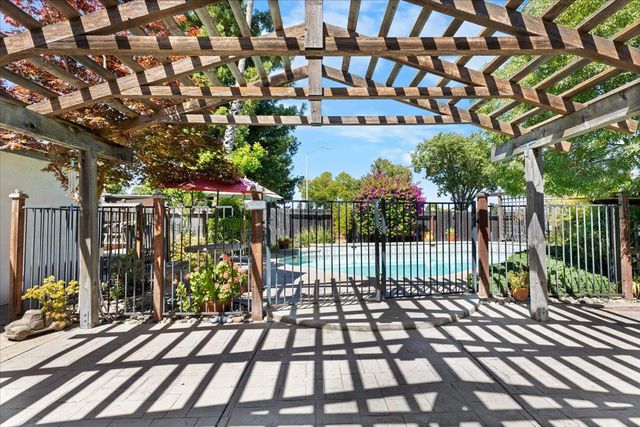 1311 Burgundy Ct, Lodi, CA 95242