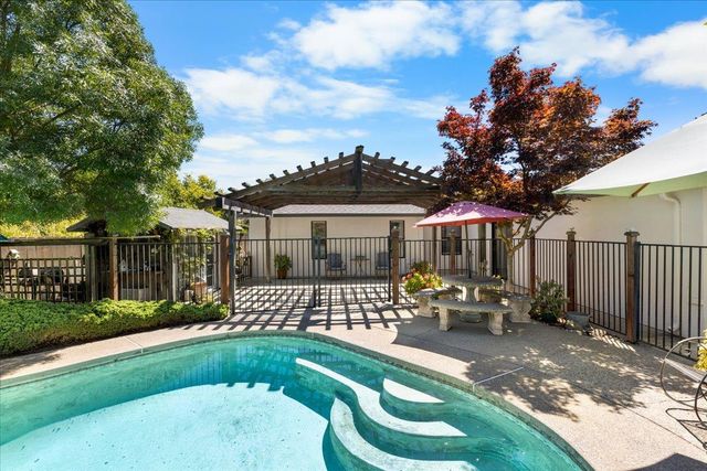1311 Burgundy Ct, Lodi, CA 95242