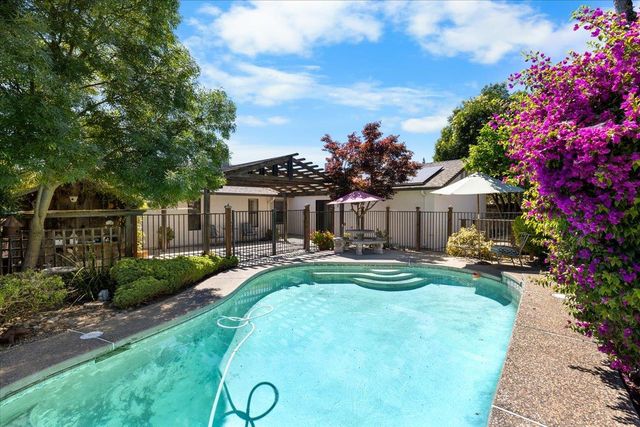 1311 Burgundy Ct, Lodi, CA 95242