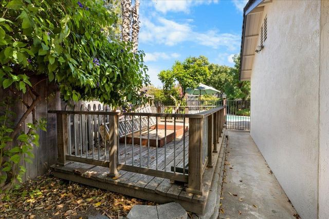 1311 Burgundy Ct, Lodi, CA 95242