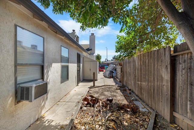 1311 Burgundy Ct, Lodi, CA 95242