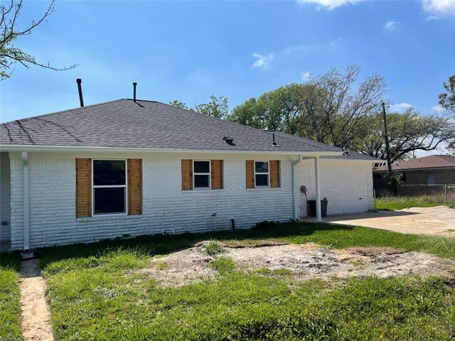 27 28th Street N, Texas City, TX 77590