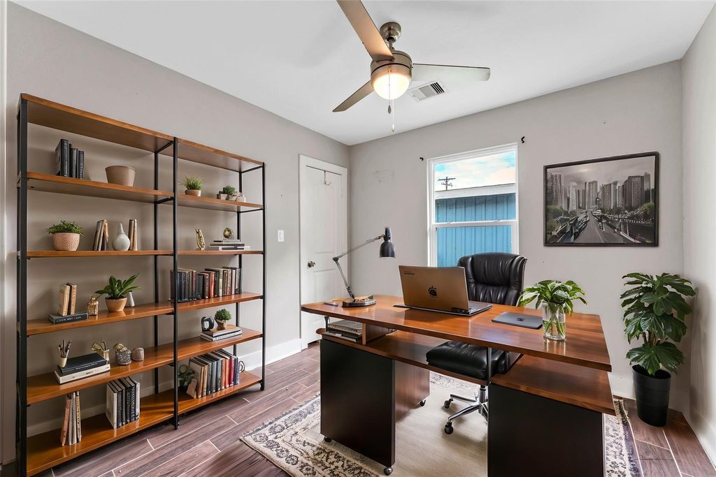 27 28th Street N, Texas City, TX 77590