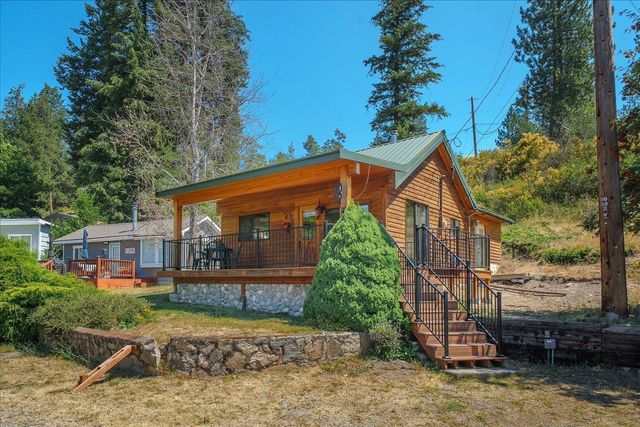 12512 N East Newman Lake Dr, Newman Lake, WA 99025 property photo