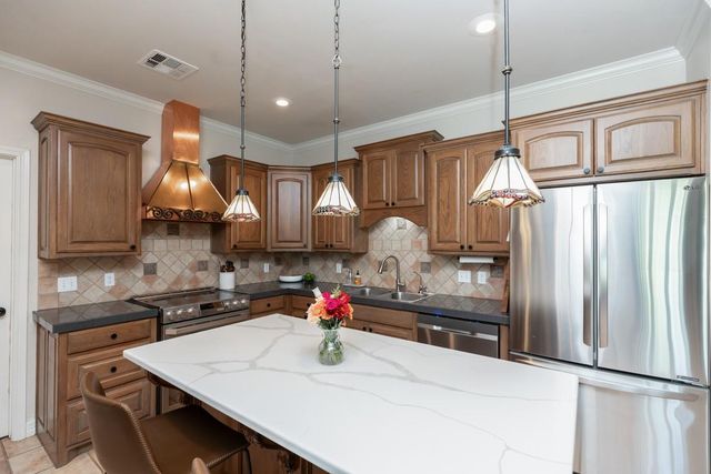 430 Bonura Road N, Sour Lake, TX 77659