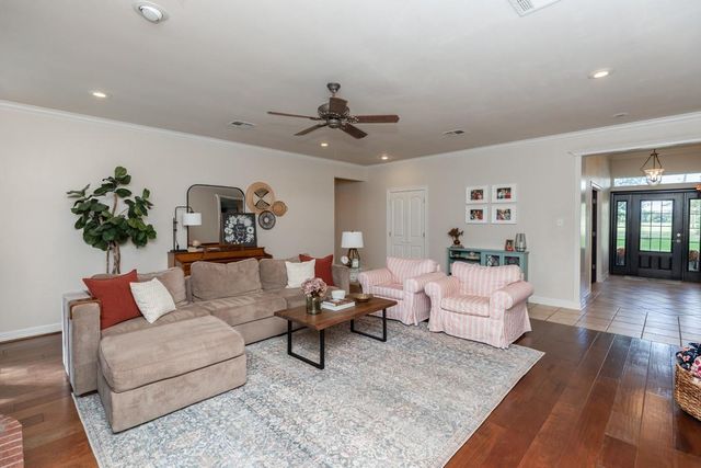 430 Bonura Road N, Sour Lake, TX 77659