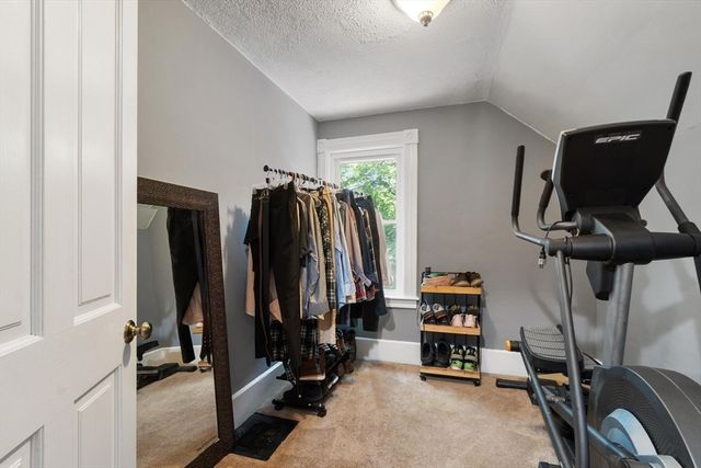 24 Bennett Pl, Leominster, MA 01453