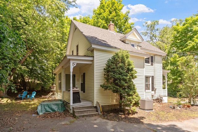 24 Bennett Pl, Leominster, MA 01453