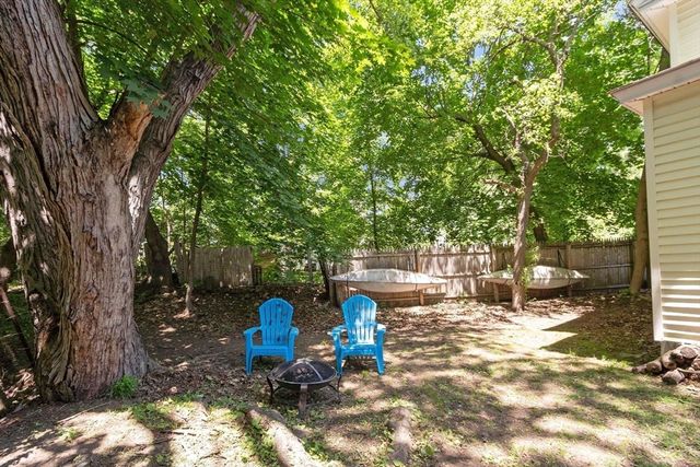 24 Bennett Pl, Leominster, MA 01453