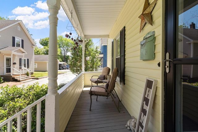 24 Bennett Pl, Leominster, MA 01453
