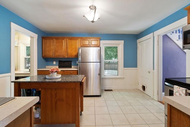 24 Bennett Pl, Leominster, MA 01453