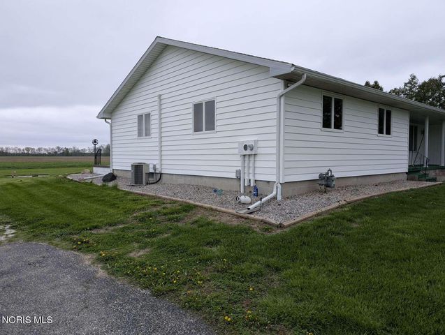 3327 State Route 120, Metamora, OH 43540