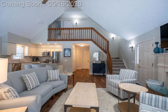 9256 Pine Hill Trail, Hartland Township, MI 48430