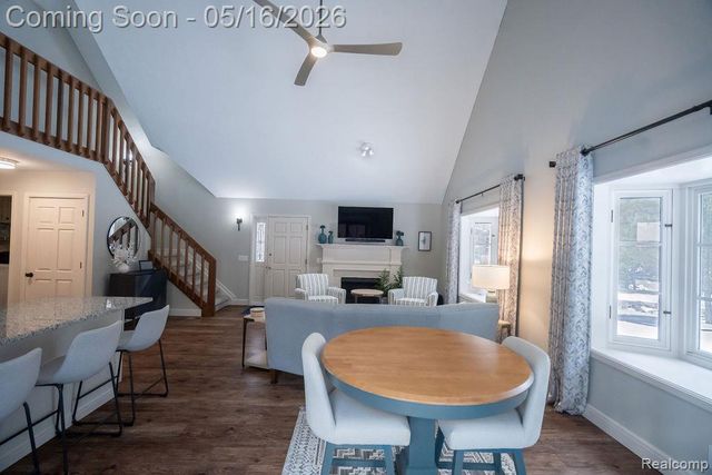 9256 Pine Hill Trail, Hartland Township, MI 48430