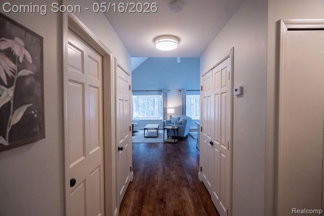 9256 Pine Hill Trail, Hartland Township, MI 48430