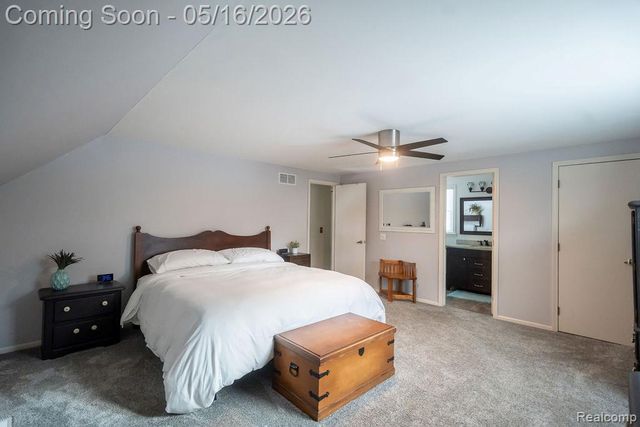 9256 Pine Hill Trail, Hartland Township, MI 48430