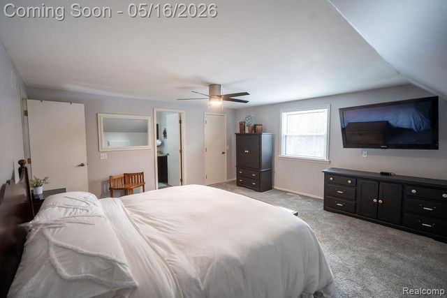 9256 Pine Hill Trail, Hartland Township, MI 48430
