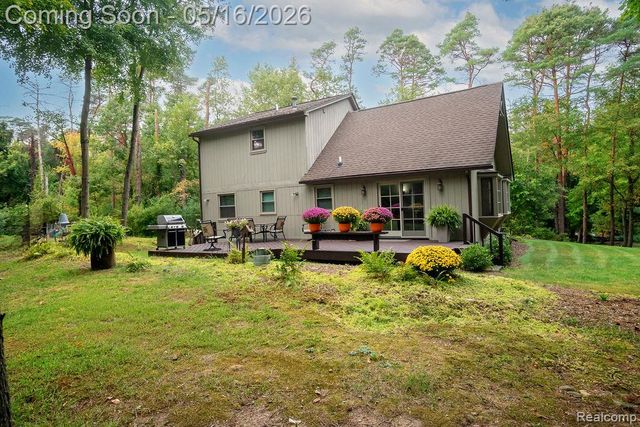 9256 Pine Hill Trail, Hartland Township, MI 48430