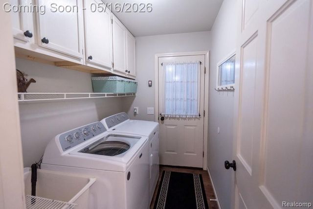 9256 Pine Hill Trail, Hartland Township, MI 48430