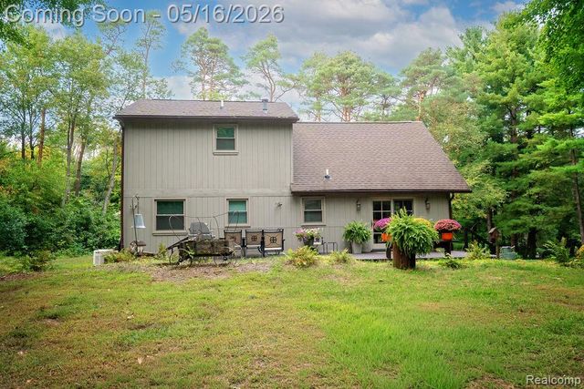9256 Pine Hill Trail, Hartland Township, MI 48430
