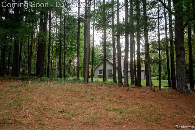 9256 Pine Hill Trail, Hartland Township, MI 48430