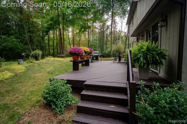 9256 Pine Hill Trail, Hartland Township, MI 48430