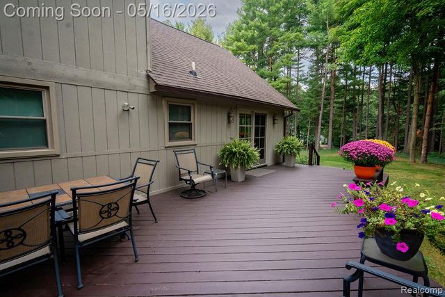 9256 Pine Hill Trail, Hartland Township, MI 48430